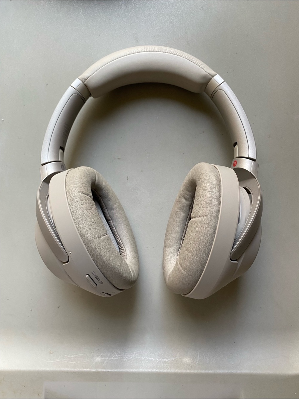 Sony WH-1000XM3 Wireless Noise-Cancelling Headphones - Picture 4 of 11